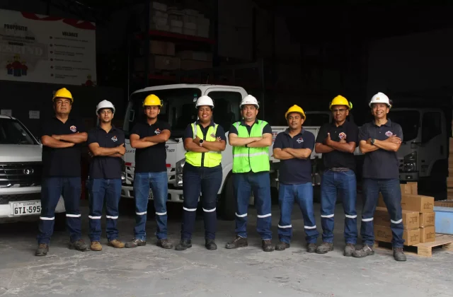 Equipo Jovenzado: compromiso y seguridad en el trabajo.